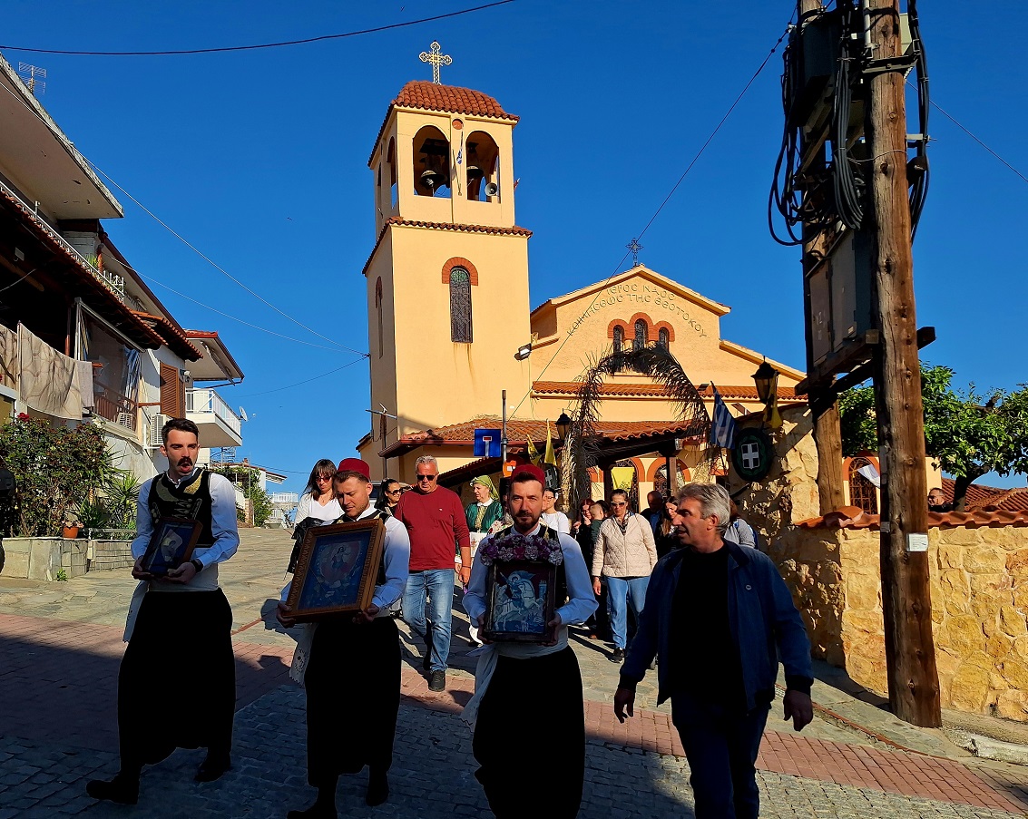 Ξεκίνημα της λιτάνευσης στη Σάρτη