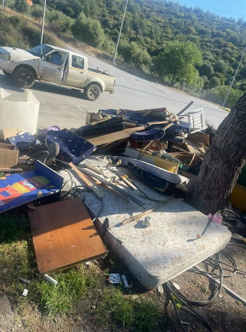 Ογκώδη απορρίματα πεταμένα στο Νέο Μαρμαρά
