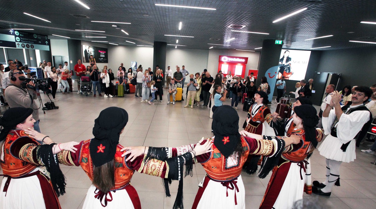 Ο Τουριστικός Οργανισμός Χαλκιδικής υποδέχθηκε Πολωνούς τουρίστες στο αεροδρόμιο Μακεδονία