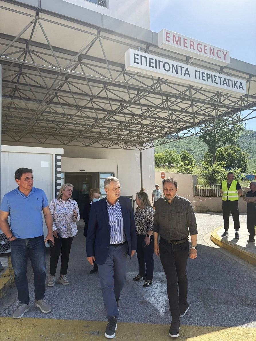 Ο Παναγιώτης Μπογιατζίδης στο Νοσοκομείο Πολυγύρου Ο Παναγιώτης Μπογιατζίδης στο Νοσοκομείο Πολυγύρου