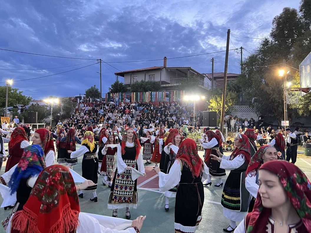 Δεκάδες χορευτές έδωσαν το παρόν στα Νέα Ρόδα