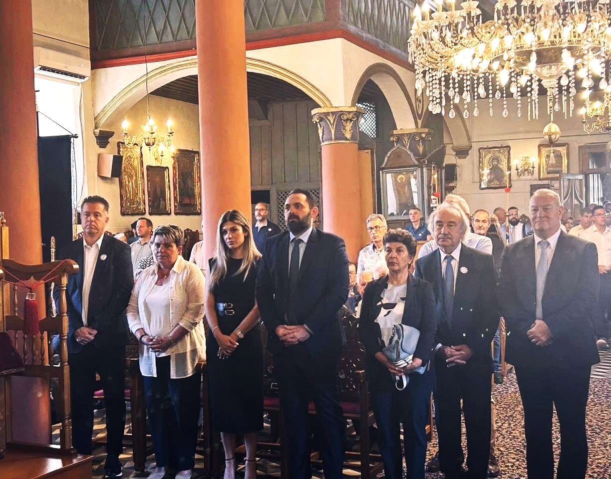 Επίσημοι στον εορτασμό της Αγίας Τριάδας στη Συκιά