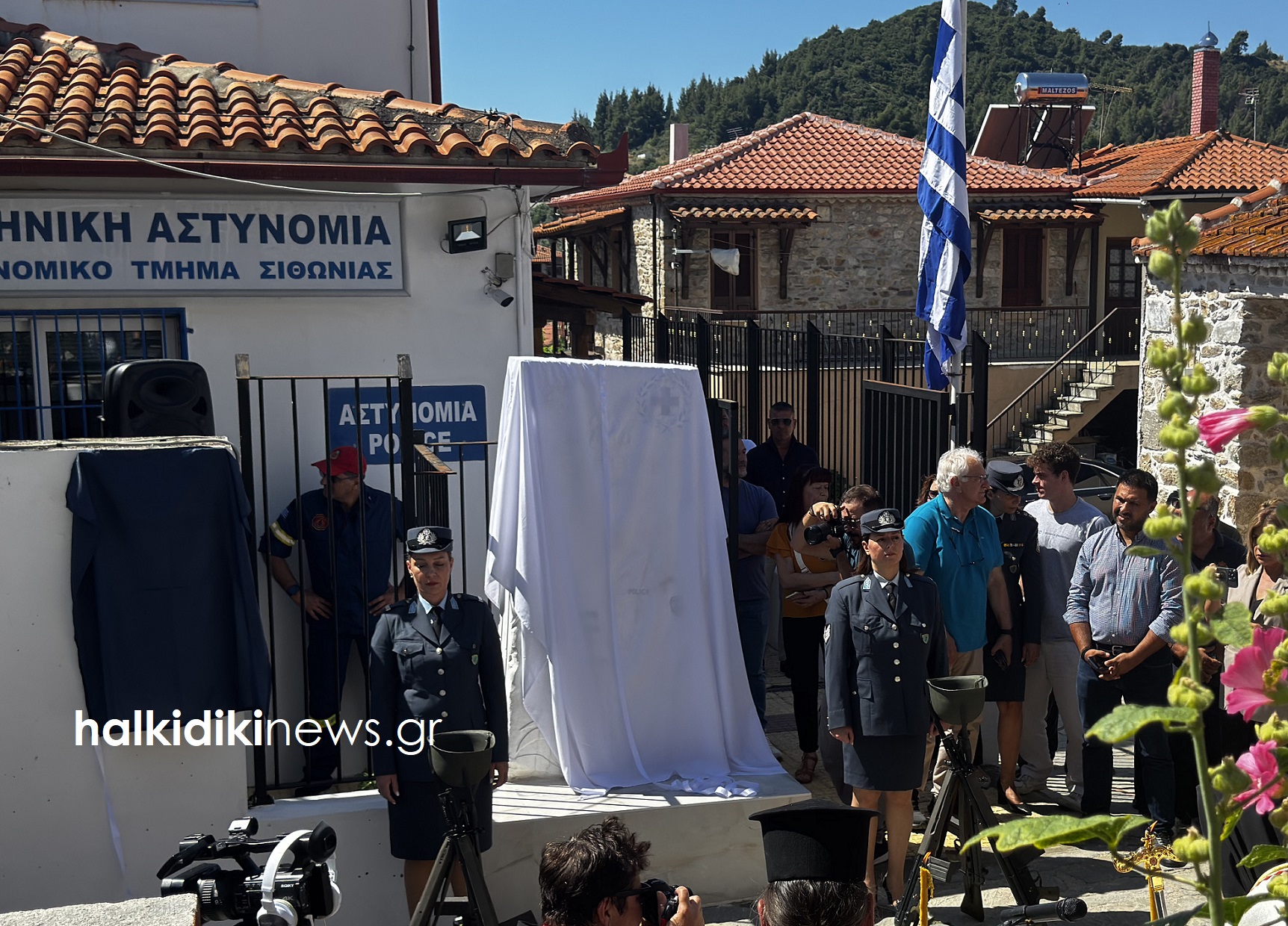 Αποκαλυπτήρια μνημείου στην Μαρία Ζαφείρη