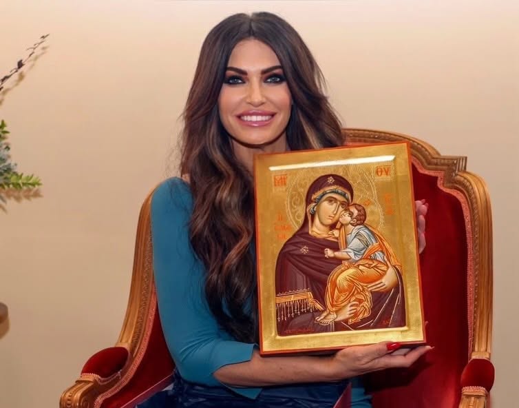 H Πρέσβης των ΗΠΑ Kimberly Guilfoyle στη Μονή της Ορμύλιας