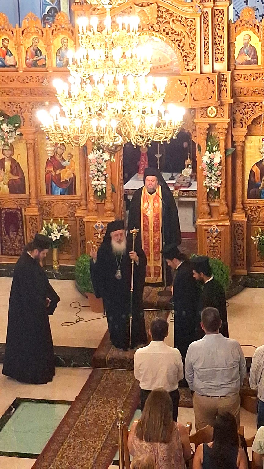 Εσπερινός με τον Μητροπολίτη Κασσανδρείας Εσπερινός με τον Μητροπολίτη Κασσανδρείας